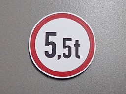 Bild von Verkehrsschild Verbot für Fahrzeuge über 5,5t