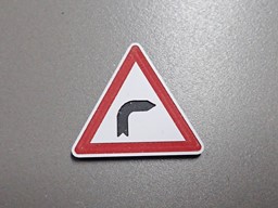 Zeige Details für Verkehrsschild Achtung scharfe Rechtskurve Bild von Verkehrsschild Achtung scharfe Rechtskurve