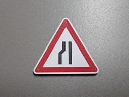 Zeige Details für Verkehrsschild Achtung Verengte Fahrbahn Bild von Verkehrsschild Achtung Verengte Fahrbahn