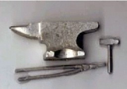 Zeige Details für Hammer, Amboss und Zange Bild von Hammer, Amboss und Zange