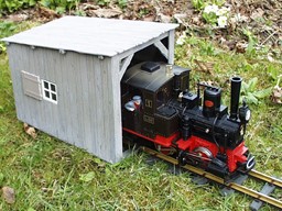 Zeige Details für Feldbahnlokschuppen Bild von Feldbahnlokschuppen