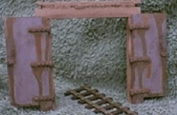 Bild von Eingangstor Mine offenes Tor