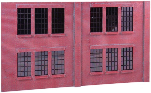 Bild von Fabrikfassade mit geraden Fenstern mittel/mittel