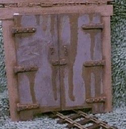 Bild von Eingangstor Mine geschlossenes Tor