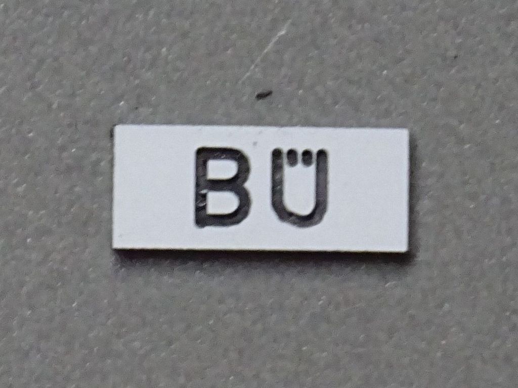 Zusatzschild BÜ klein 9,5 x 4 mm, 2-Schicht-Kunststoff