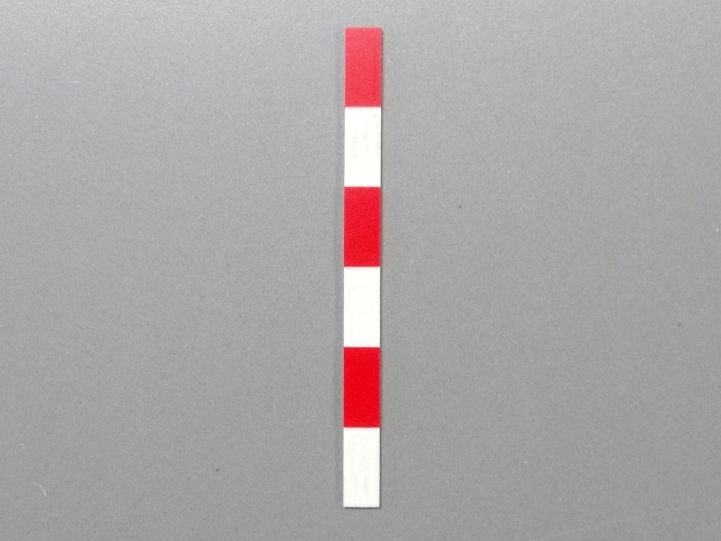 Pfeiftafel Österreich: Pfeifen 6 x 80 mm, 2-Schicht-Kunststoff