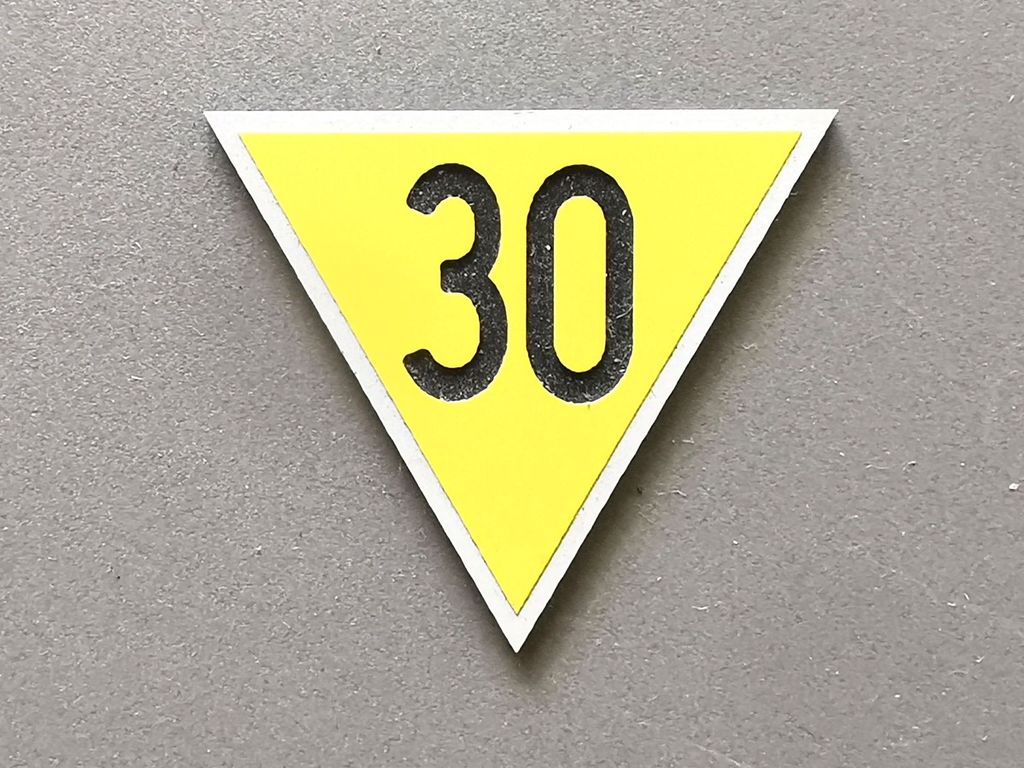 Langsamfahrankündigungsscheibe Lf 1, Spitze unten 30  30 mm, 3-Schicht-Kunststoff