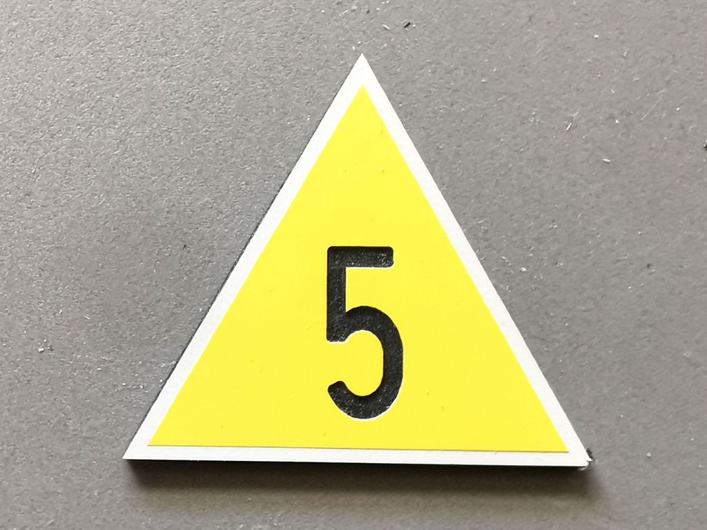 Langsamfahrankündigungsscheibe Lf 1, Spitze oben 5  30 mm, 3-Schicht-Kunststoff