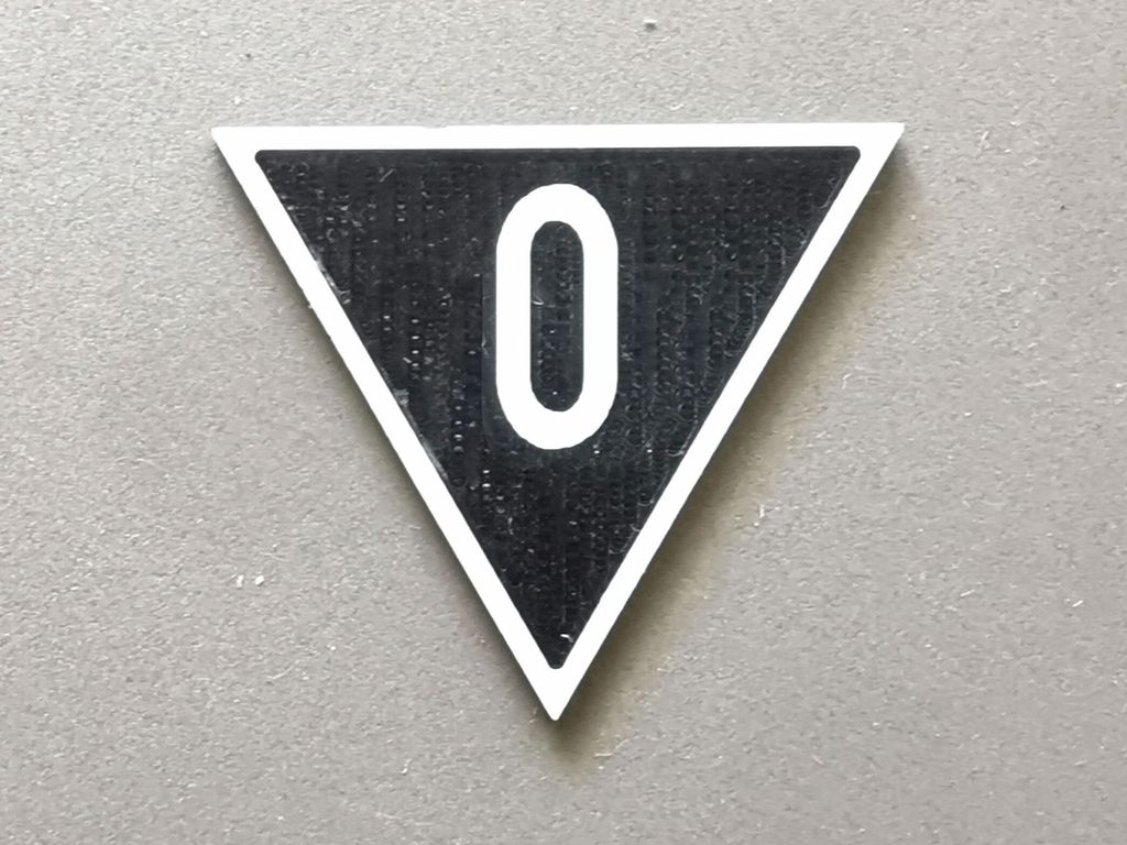 Geschwindigkeitsanzeiger Zs 3, weiß/schwarz, Spitze unten 0  30 mm, 2-Schicht-Kunststoff