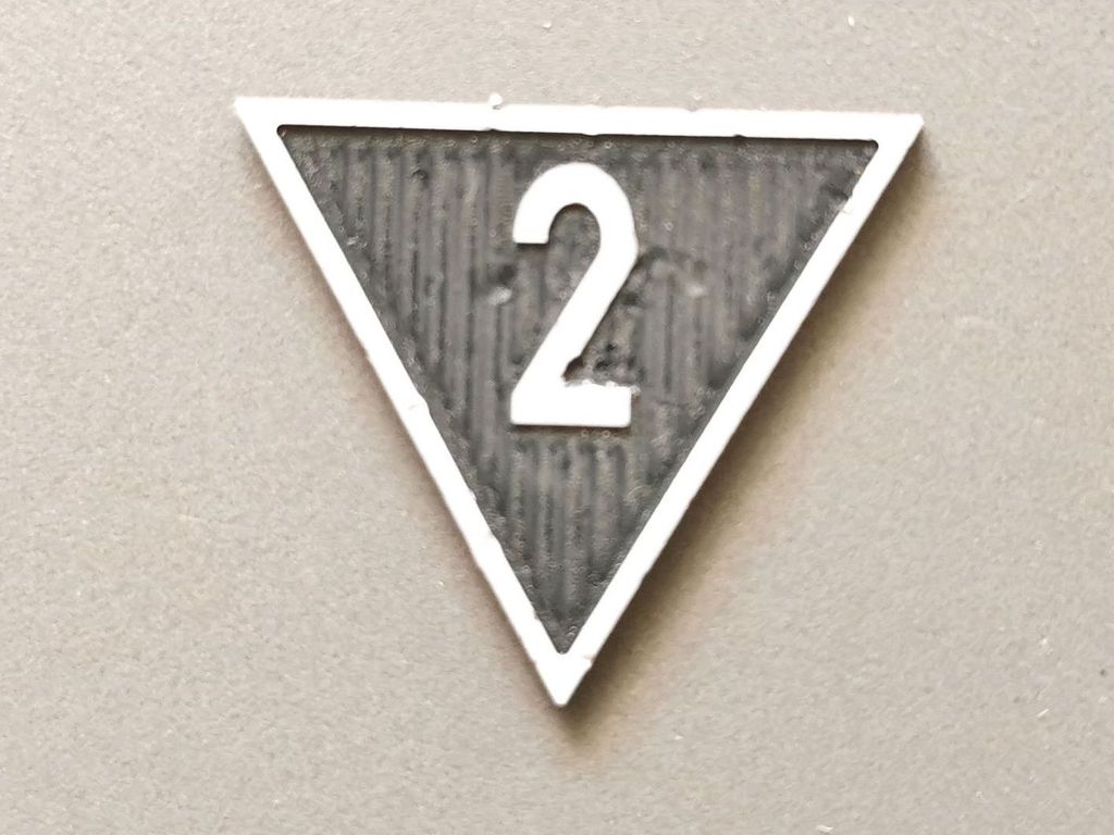 Geschwindigkeitsanzeiger Zs 3, weiß/schwarz, Spitze unten 2  30 mm, 2-Schicht-Kunststoff