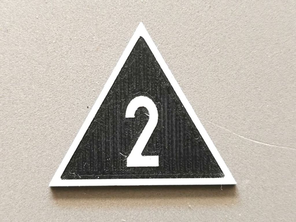 Geschwindigkeitsanzeiger Zs 3, weiß/schwarz, Spitze oben 2  30 mm, 2-Schicht-Kunststoff