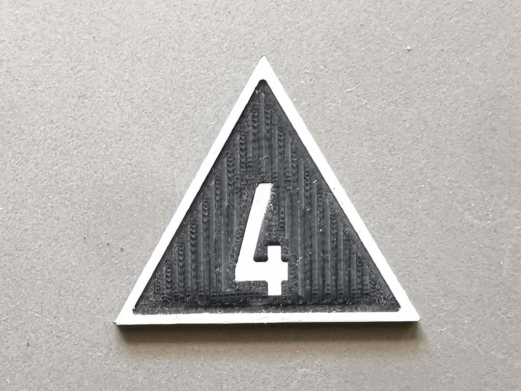 Geschwindigkeitsanzeiger Zs 3, weiß/schwarz, Spitze oben 4  30 mm, 2-Schicht-Kunststoff