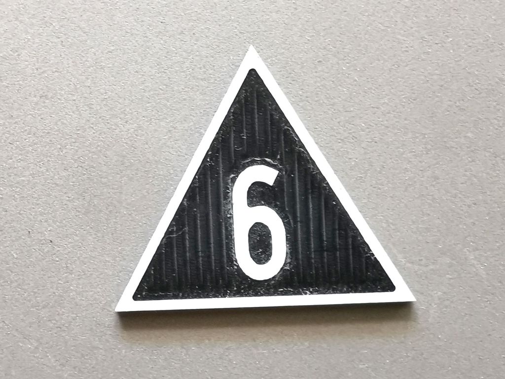 Geschwindigkeitsanzeiger Zs 3, weiß/schwarz, Spitze oben 6  30 mm, 2-Schicht-Kunststoff