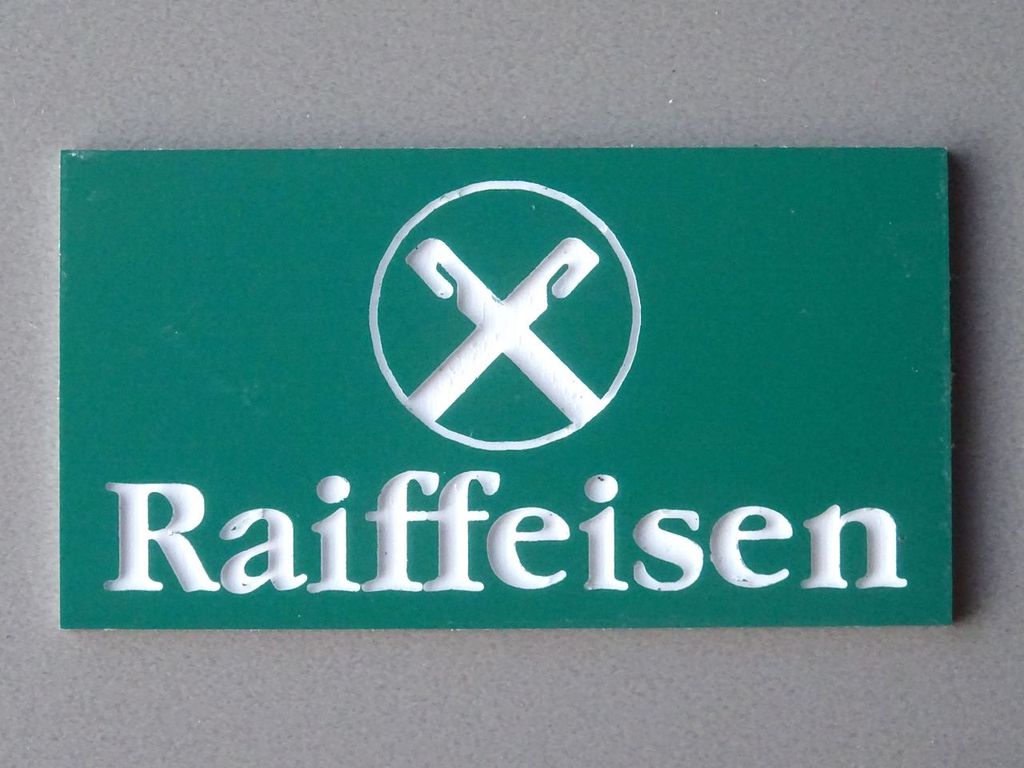 Raiffeisen mit Logo, Querformat 50 x 27 mm, 2-Schicht-Kunststoff