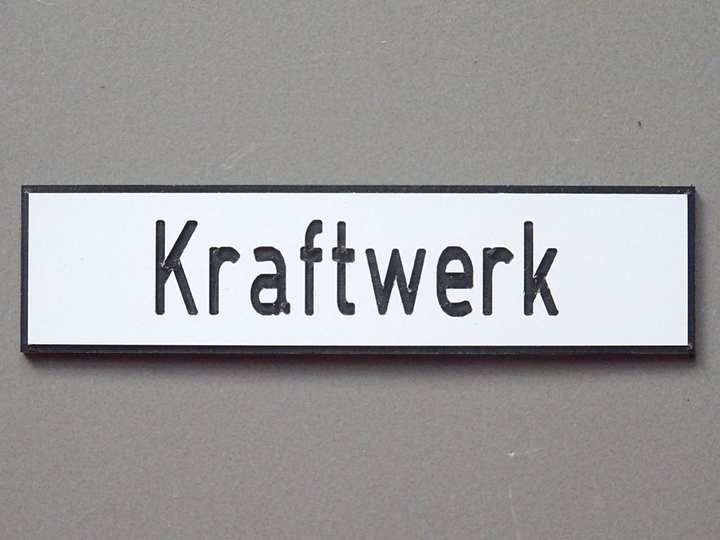 Kraftwerk, großes Format 80 x 20 mm, 2-Schicht-Kunststoff