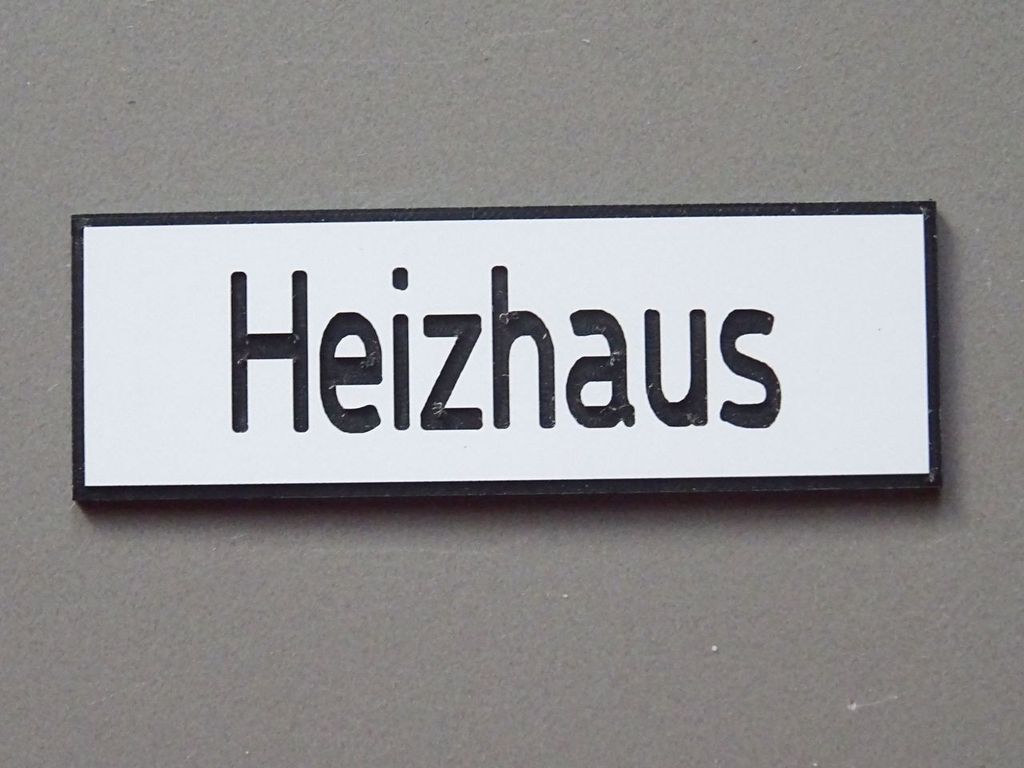 Heizhaus, großes Format 60 x 20 mm, 2-Schicht-Kunststoff