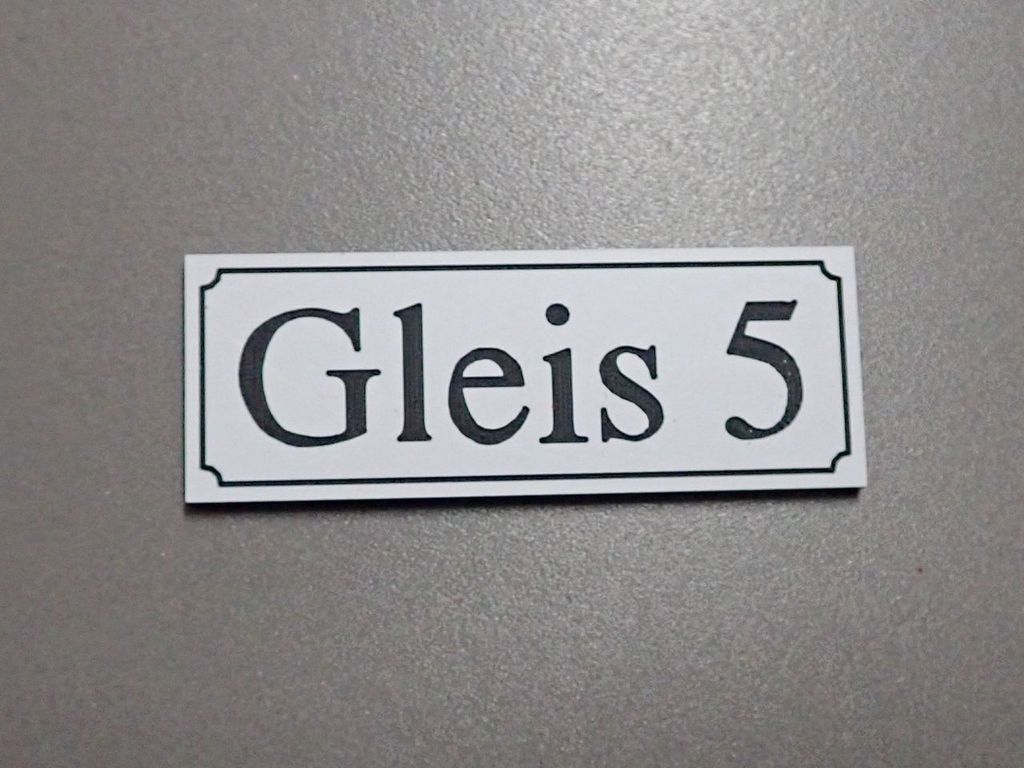 Gleisschild alte Schrift Gleis 5 44 x 16 mm, 2-Schicht-Kunststoff