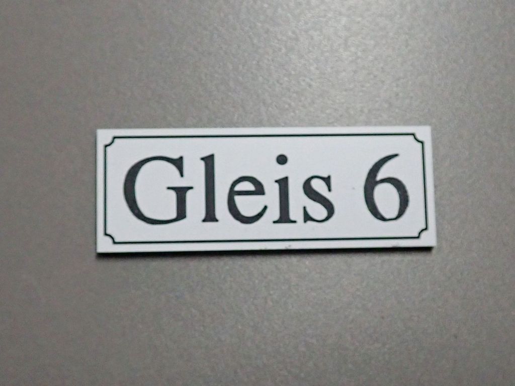 Gleisschild alte Schrift Gleis 6 44 x 16 mm, 2-Schicht-Kunststoff