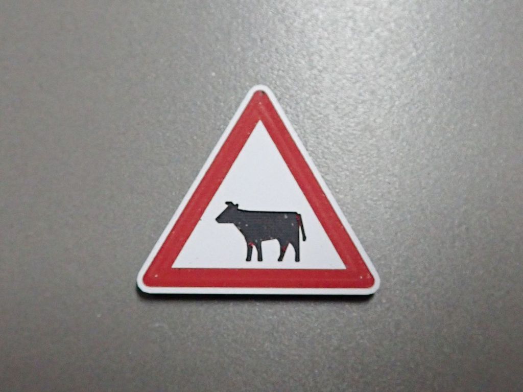 Verkehrsschild Achtung Viehtrieb 26,5 x 23,5mm 2-Schicht-Kunststoff