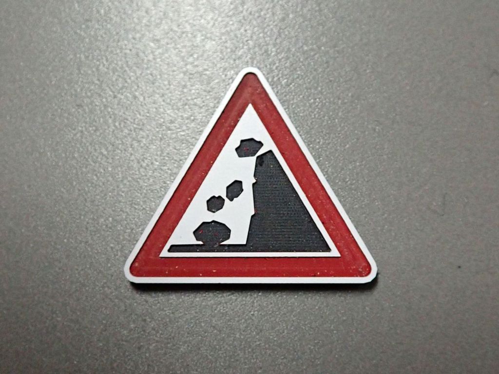 Verkehrsschild Achtung Steinschlag rechts 26,5 x 23,5mm 2-Schicht-Kunststoff