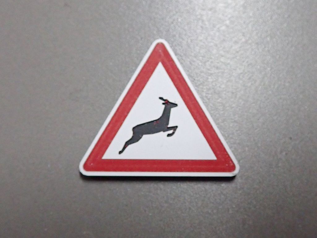 Verkehrsschild Achtung Wildwechsel 26,5 x 23,5mm 2-Schicht-Kunststoff