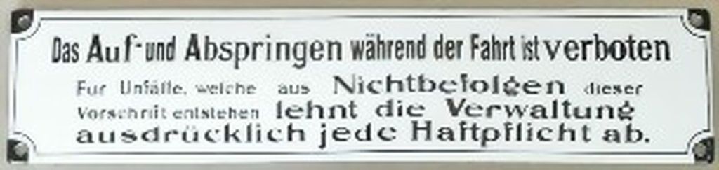 Das Auf und Abspringen während der Fahrt... Emaille, 36 x 8 cm