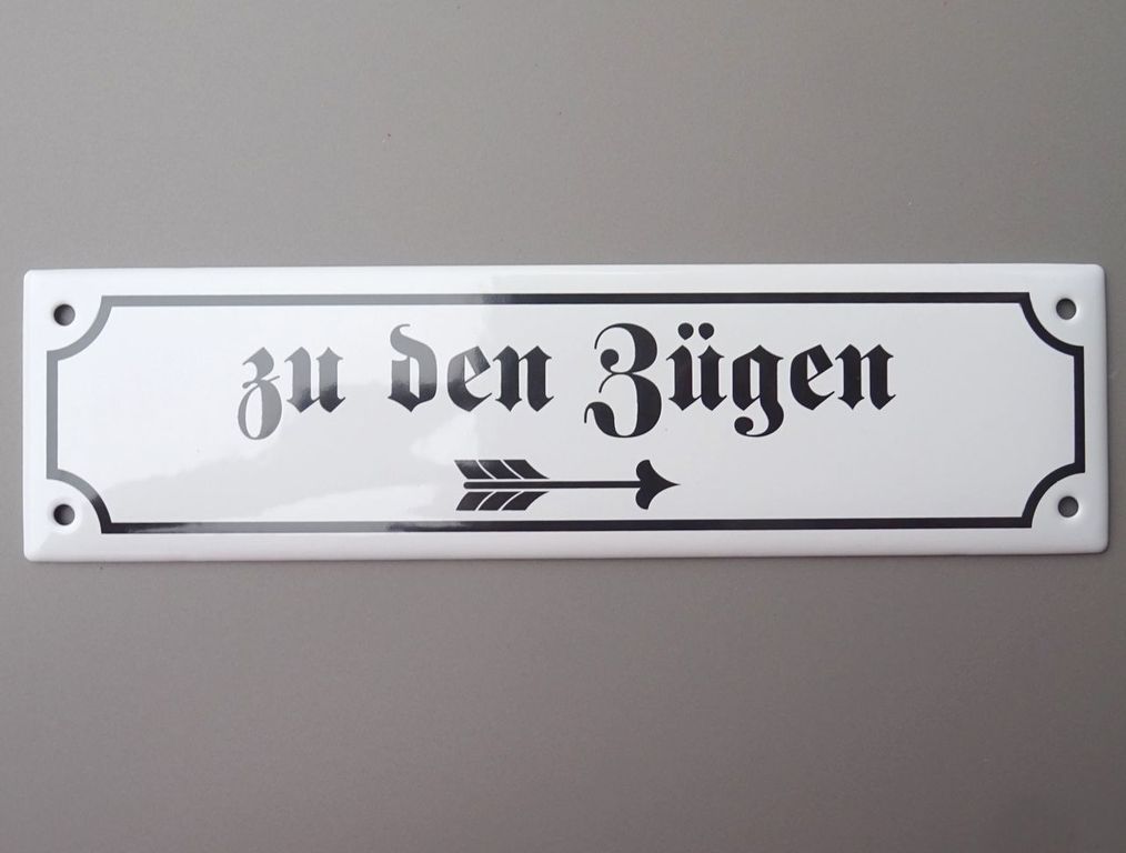 Zu den Zügen, nach rechts, 30 x 8 cm Emaille, 30 x 8 cm