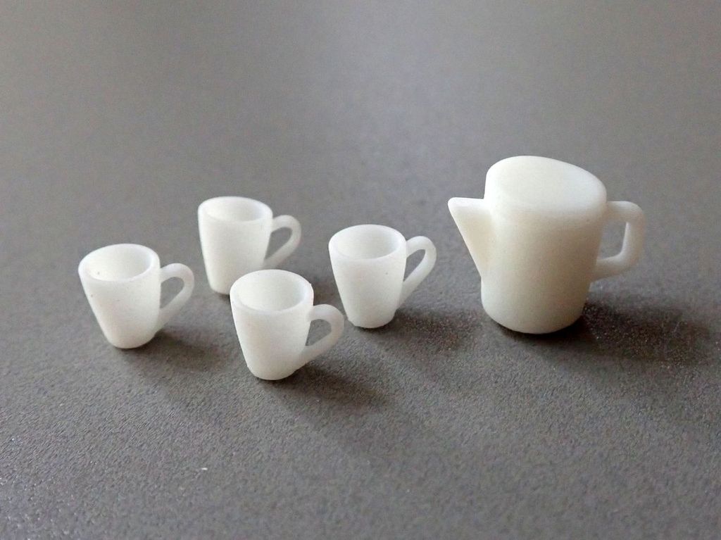 Tassen groß, 4 Stück + kleine Kaffeekanne 1:32, 3D-Druck