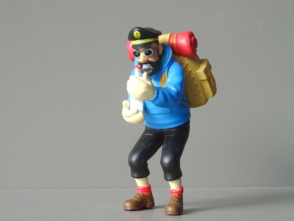 Haddock mit leerer Flasche und Rucksack Höhe 75 mm