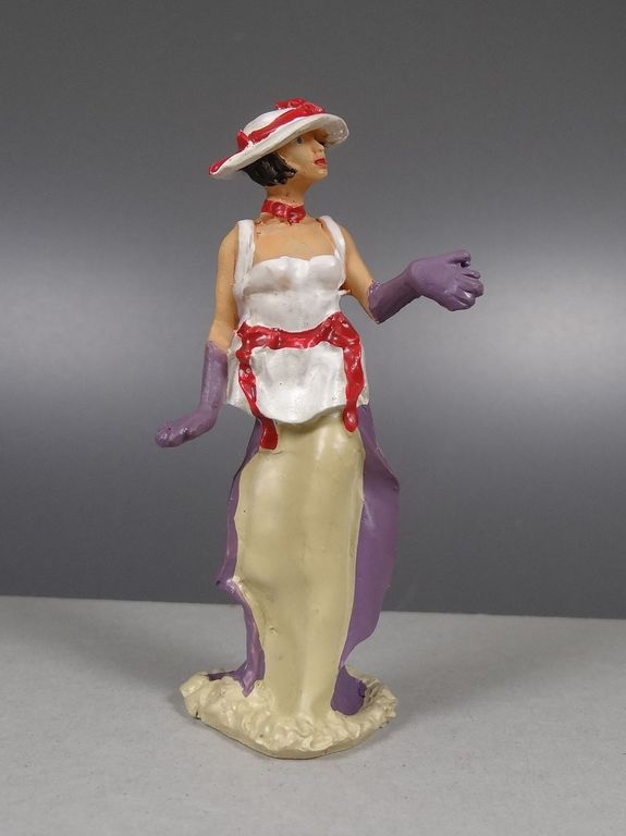 Dame elegant mit Handschuhen Höhe ca. 80 mm, bemalt