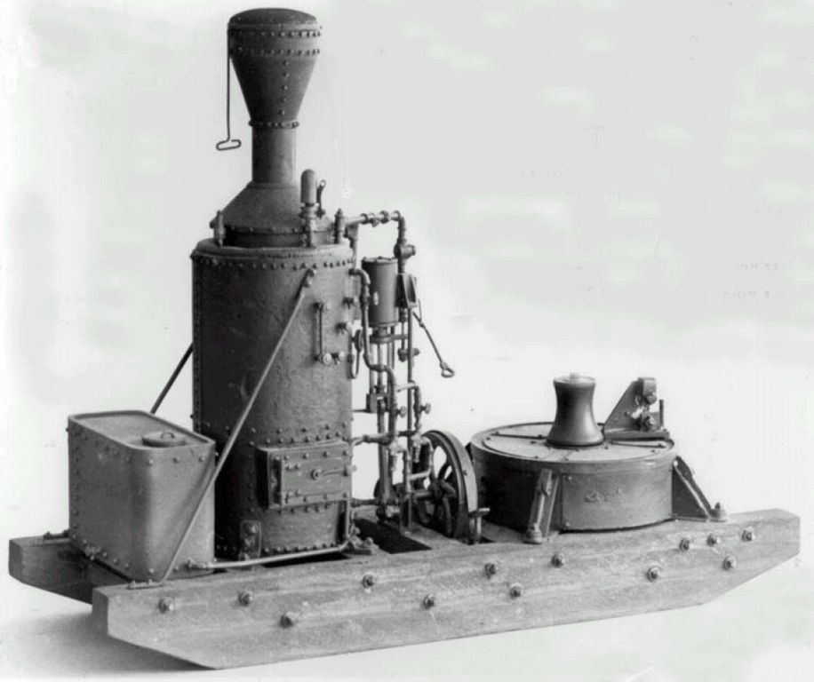 Dampf-Winde mit Kobelschornstein, Stahlwassertank, keine Zusatzwinde