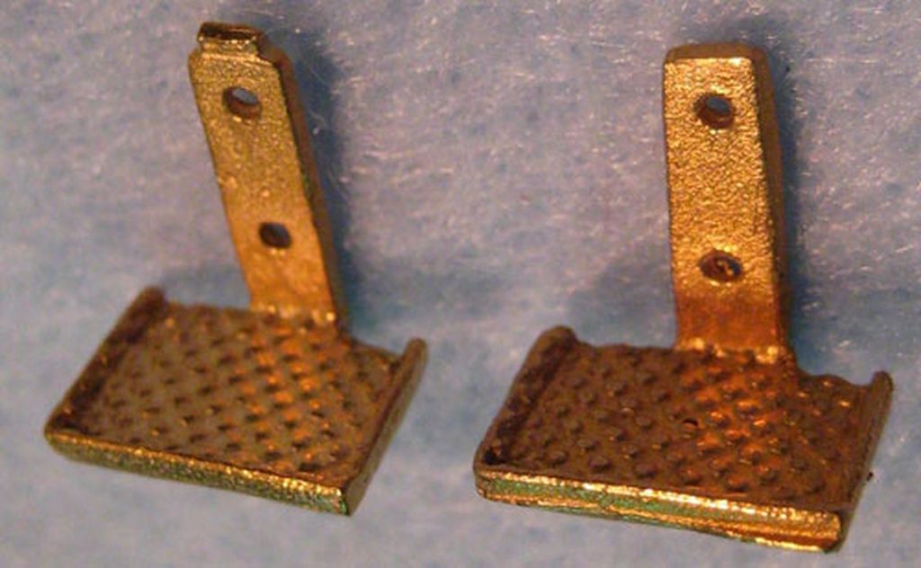 Pufferbohlentritte kurz 2 Stück, Länge 12 mm, Breite 11 mm, Höhe 8 mm