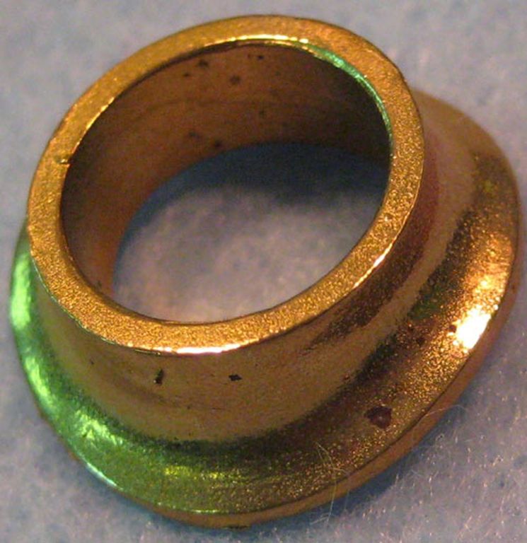 Schornsteinsattel D unten = 19 mm, D oben = 14,1 mm D innen = 11,2 mm