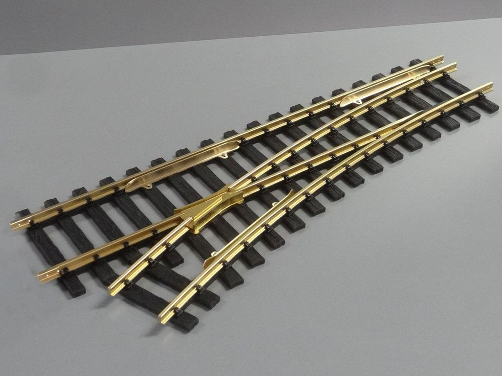 Ausfädelung R3 LGB links 22,5 ° aus 64 mm, Fertigmodell