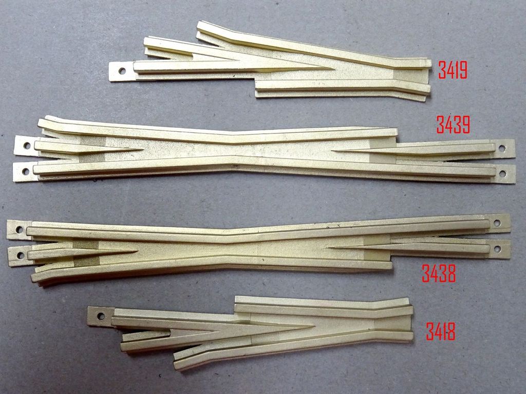 Herzstück 3-Schienenweiche kurz links