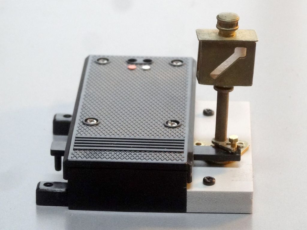 Adapterplatte Weichenlaterne-Elektroantrieb, 1 Paar 69 x 22 x 8 mm