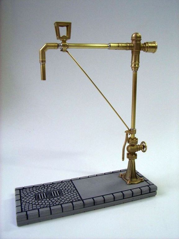 Wasserkran Messing Bodenplatte 60 x 165  mm, passend für 1:22,5 bis 1:13,3