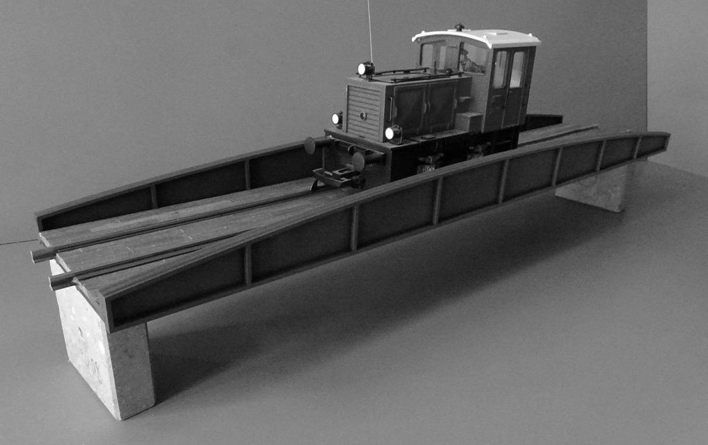 Fischbauchbrücke 750mm: Fertigmodell 750 x 167 x 51 mm