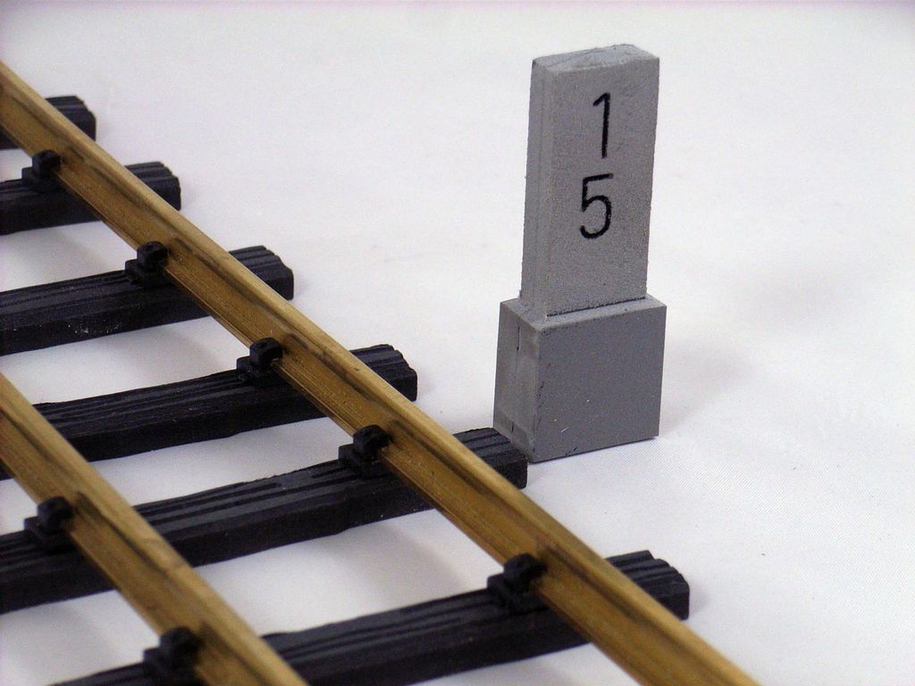 Kilometersteinset 10 Stk. Einzelmaß 21 x 12 x 60 mm, PVC-Hartschaum