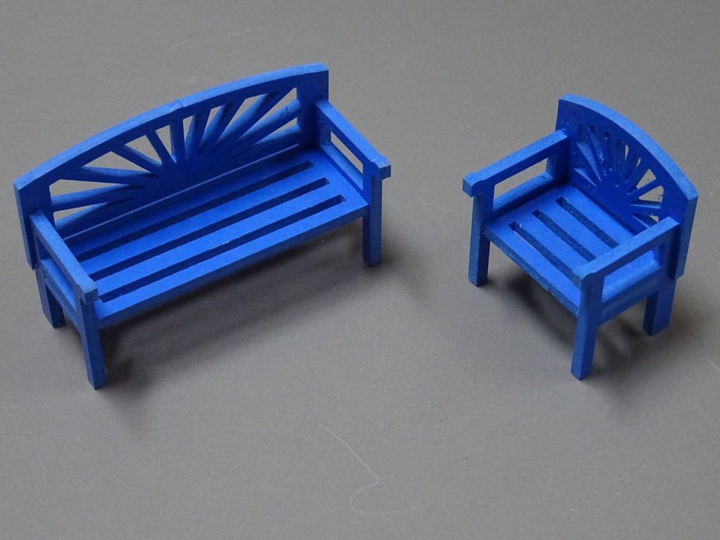 Gartenbank blau ca. 75 x 30 x 45 mm