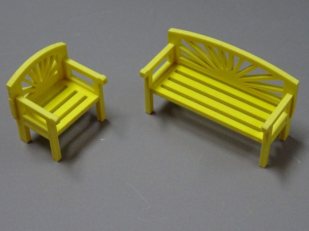 Gartenbank gelb ca. 75 x 30 x 45 mm