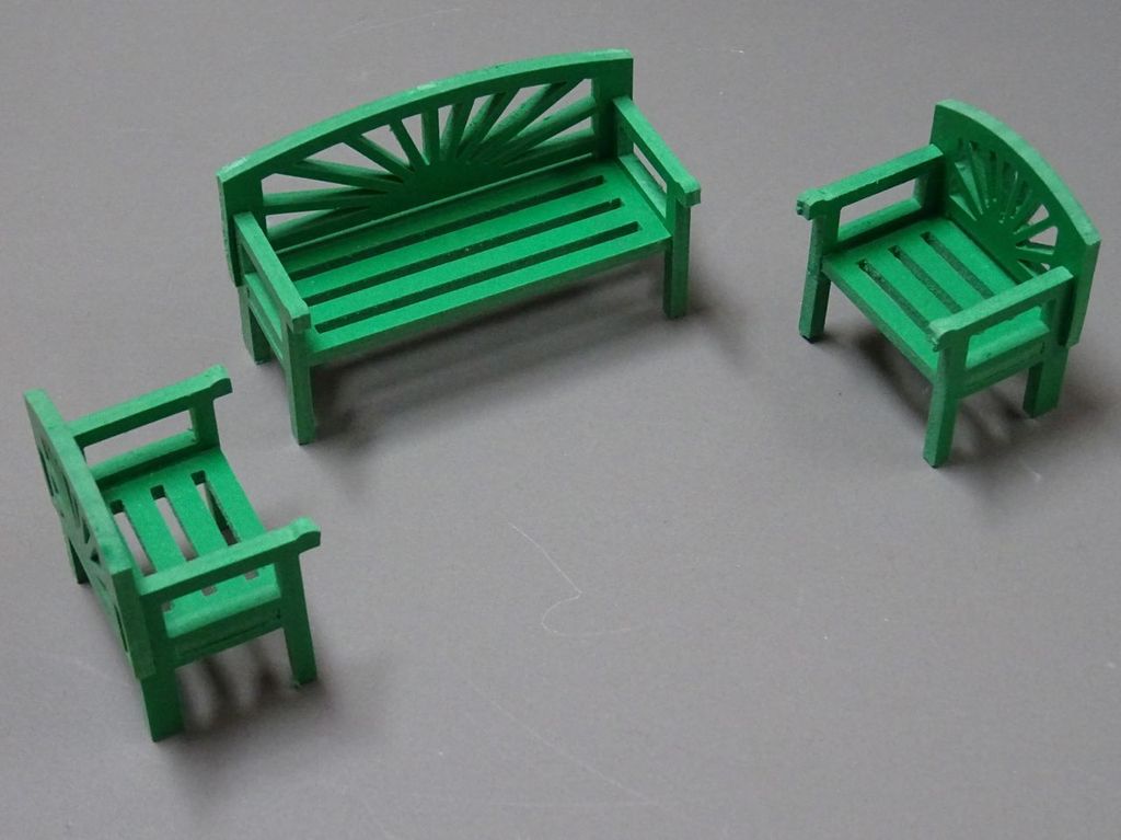 Gartenbank grün ca. 75 x 30 x 45 mm