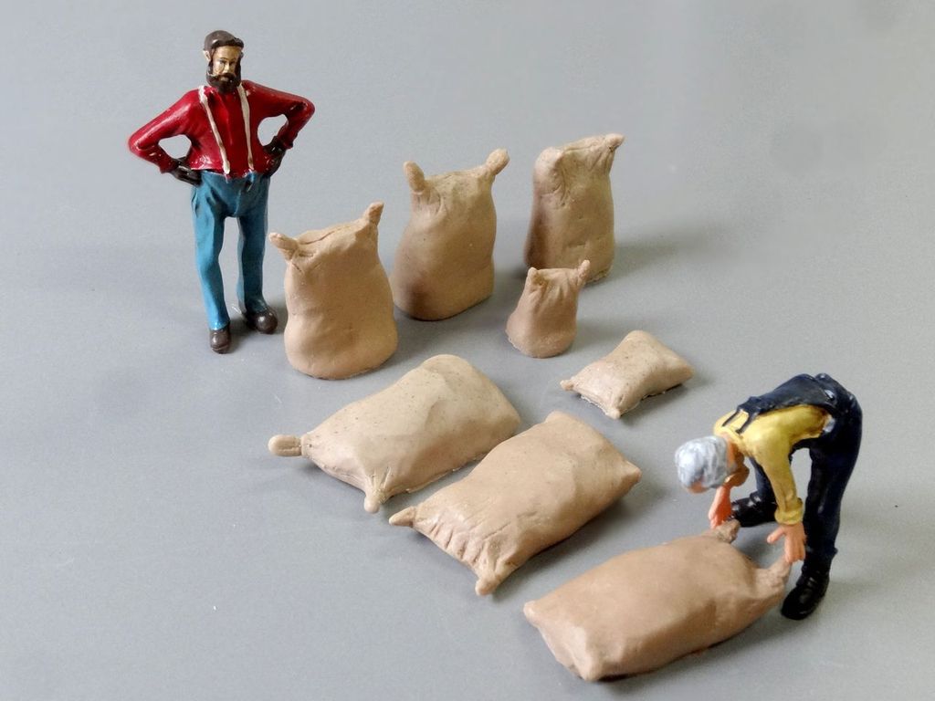 Säcke, 8 Stück groß ca. 50 x 25 x 15 mm, klein ca.30 x 15 x 10 mm