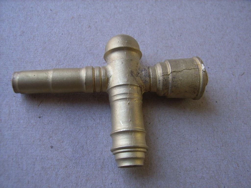 Eckflöte Wasserkran ca. 60 x 40 x 15 mm, Messingguss