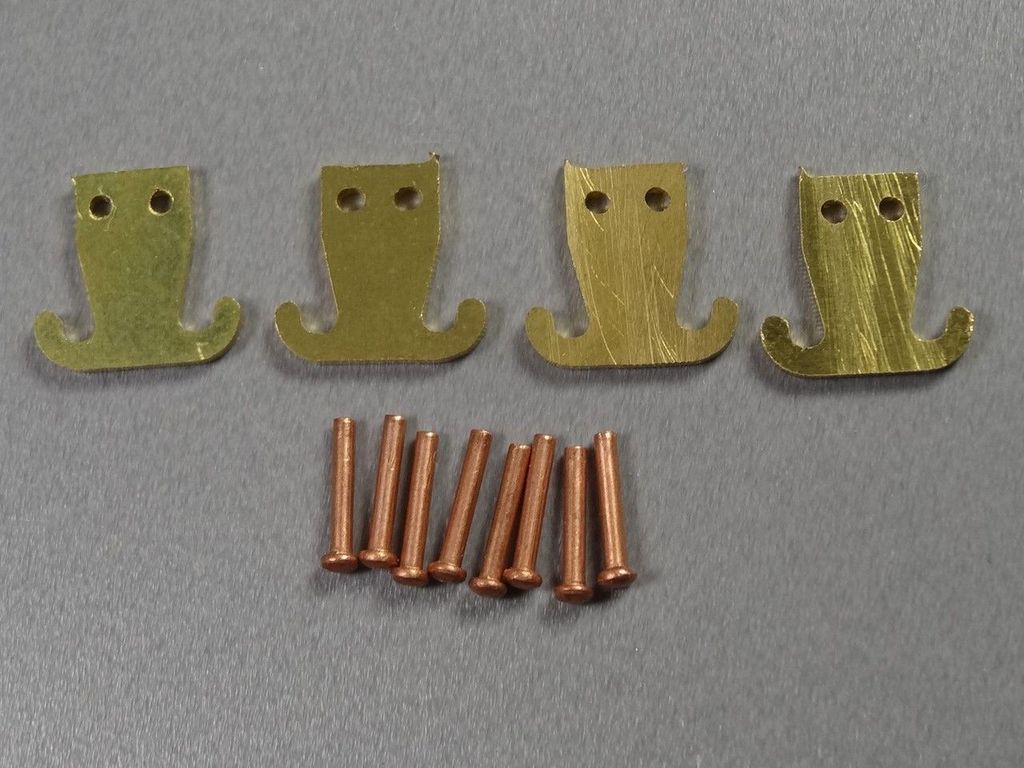 Rangierhaken 1:32, 4 Stk. incl. Nieten 6 x 6 x 1 mm, Messingblech